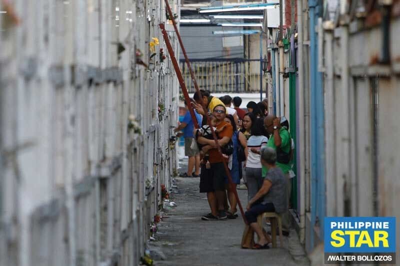 Higit 27K pulis naka-deploy ngayong Undas