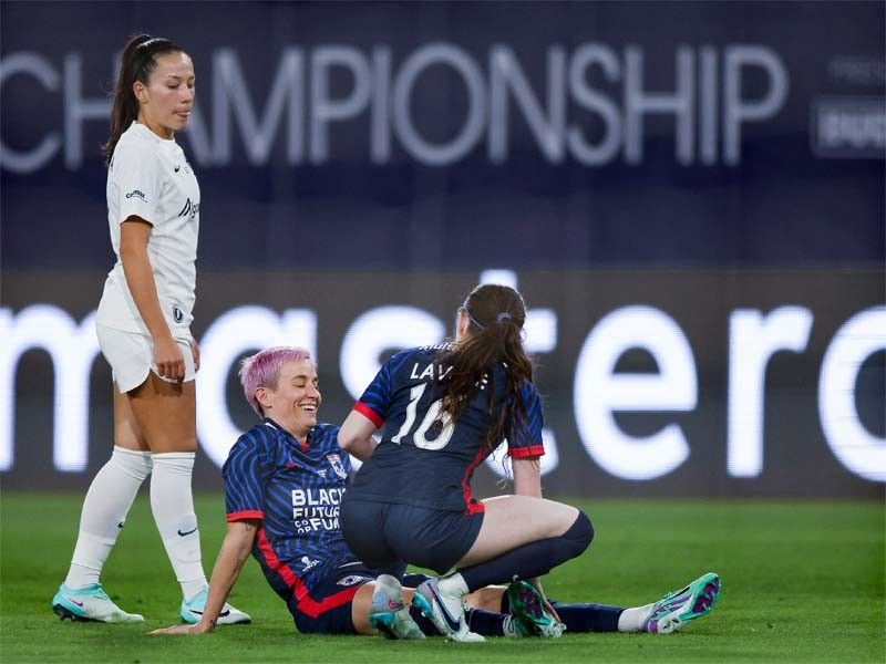 US star Rapinoe injured minutes into final career game