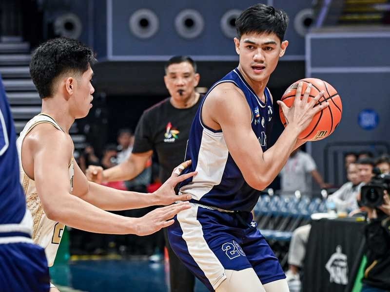 Hanapi holds the fort as Falcons withstand Bulldogs to stay alive