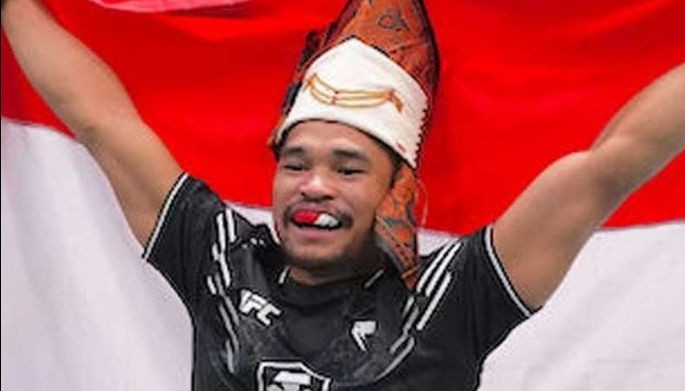 Jika Sarajeh dari Indonesia memenangkan pertarungan pertamanya di UFC