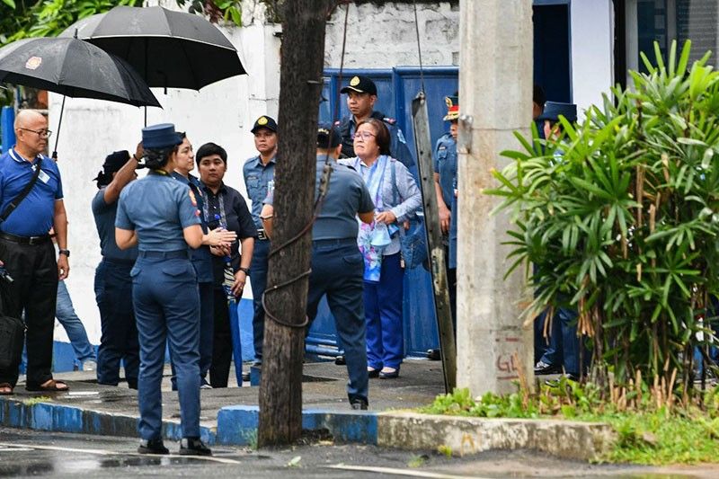 7 pang testigo babaliktad pabor kay De Lima