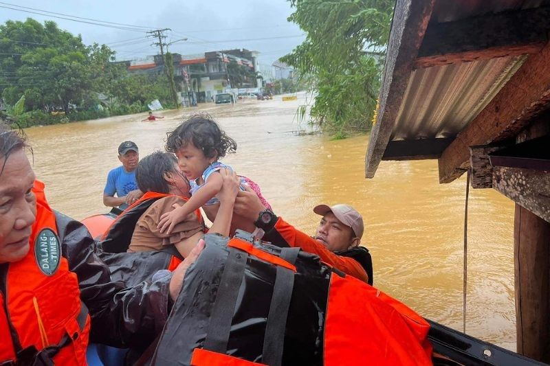 One dead, over 80,000 displaced due to heavy rain â NDRRMC