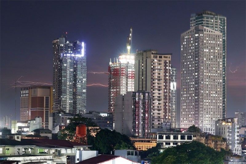 Sluggish investment hampers Philippines growth