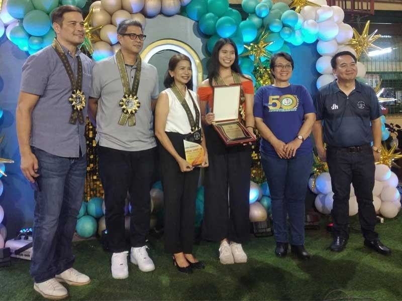 PBA legend Samboy Lim feted with Lifetime Achievement Award by co-high school alumni