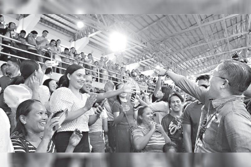 Go visits Bohol, helps boost public service delivery