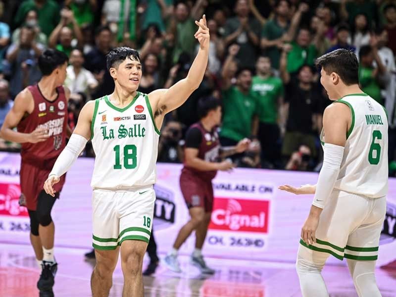 Escandor, David pick up scoring cudgels as Archers stay alive vs Maroons