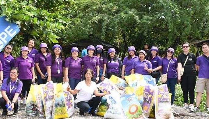 Mondelez Philippines, isinagawa ang pinaka-unang coastal clean-up activity