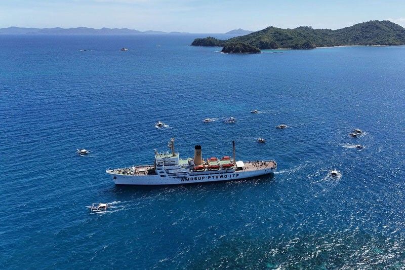 â��China Coast Guard ship moved to ram Christmas convoy boatâ��