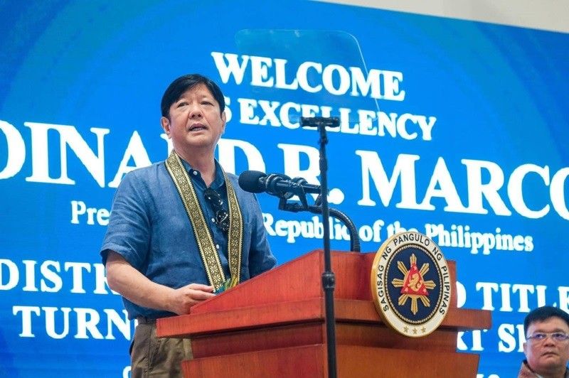 Marcos pirmado P20k na incentive, 'gratuity pay' sa government workers