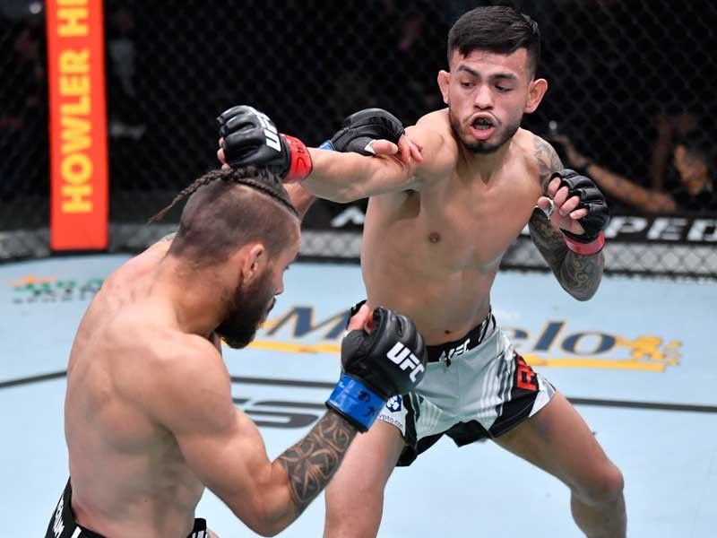 Brandon Royval battles Alex Pantoja for UFC flyweight belt