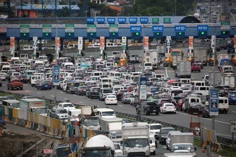 NLEX braces for holiday traffic jam, suspends road works | Philstar.com