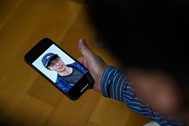 Chinese mourners use AI to digitally resurrect the dead