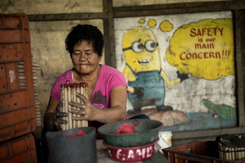 5 naputulan ng daliri, kamay dahil sa paputok; nadisgrasya umakyat sa 52