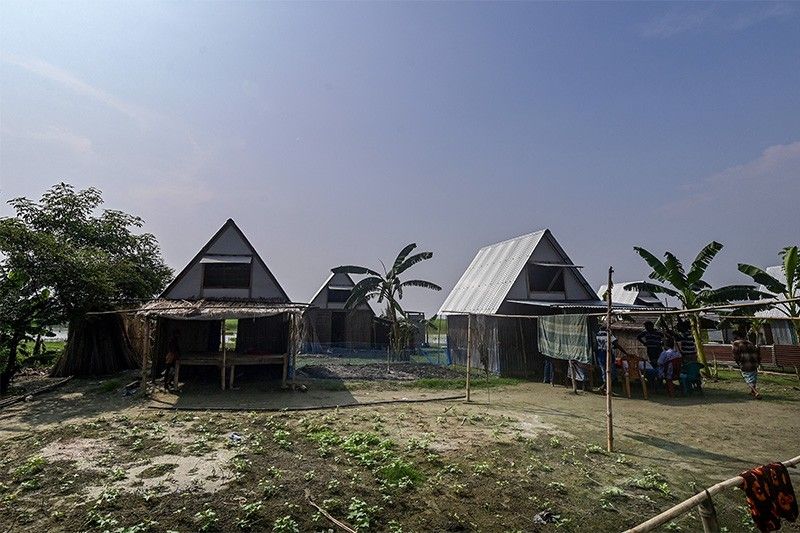 Bangladesh's 'tiny houses' tackle giant flood challenge