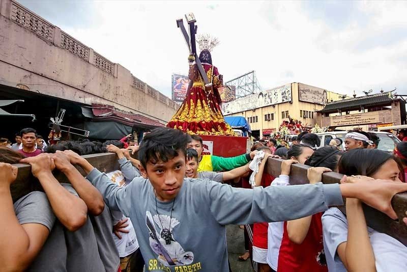 Mga deboto bawal sumampa sa andas ng Nazareno