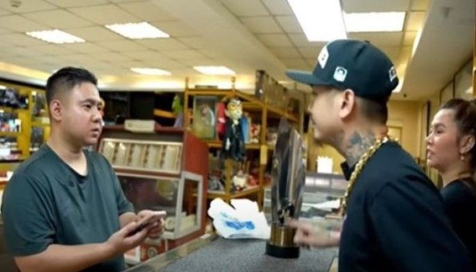 Jiro Manio sells Urian Best Actor trophy to Boss Toyo for P75k