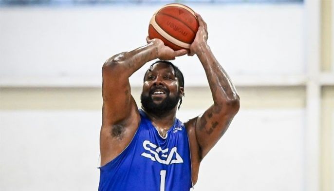 Blatche wants Strong Group youngsters to learn from making mistakes