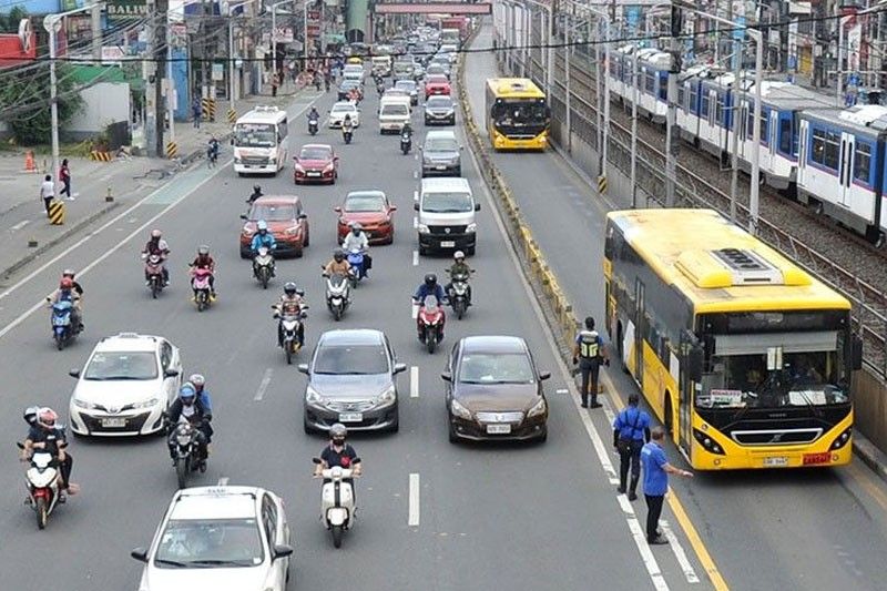 SUV na may plakang â��7â�� at â��8â��, huli sa paglabag sa EDSA busway