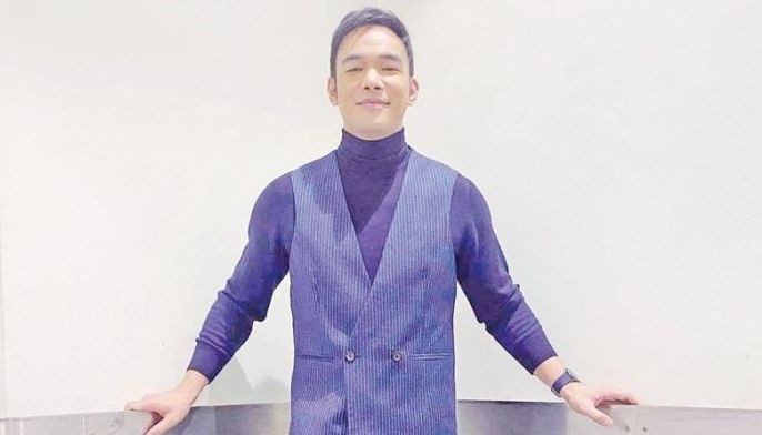 Why Mark Bautista declined and then accepted job to direct Mr. Streisand