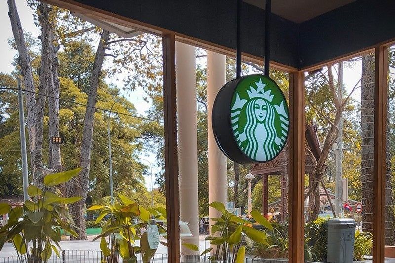 Starbucks kinastigo sa limitadong discount sa seniors, PWDs