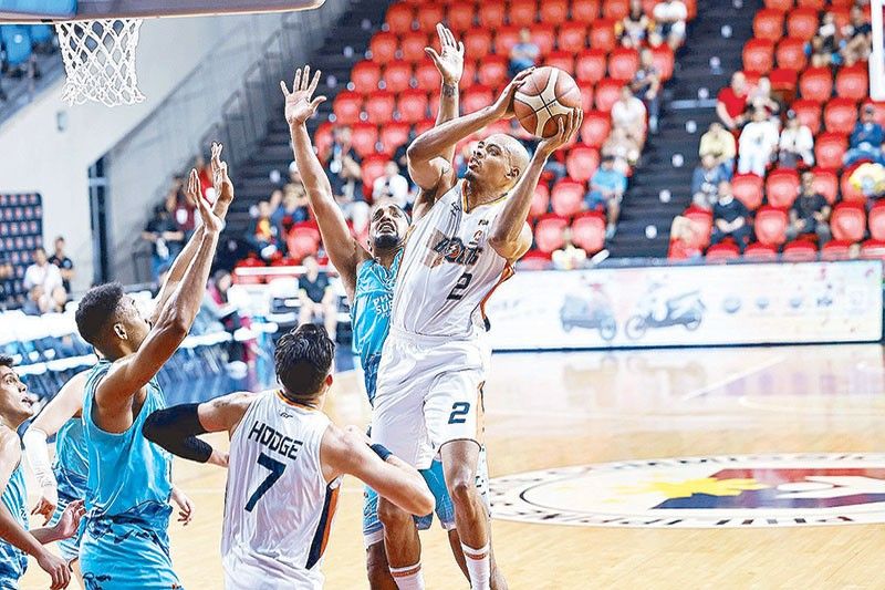 Meralco survives Phoenix