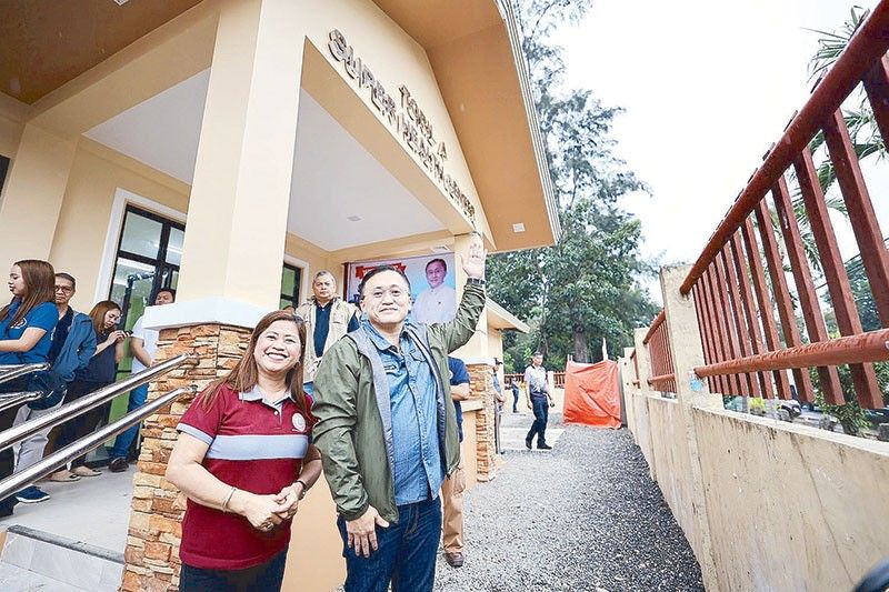 Go attends Davao Super Health Center launch