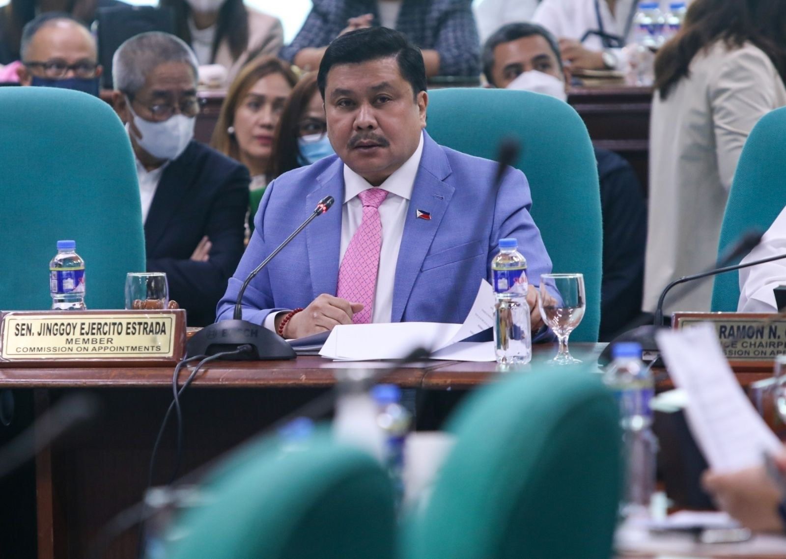 Jinggoy lusot sa plunder, guilty sa bribery