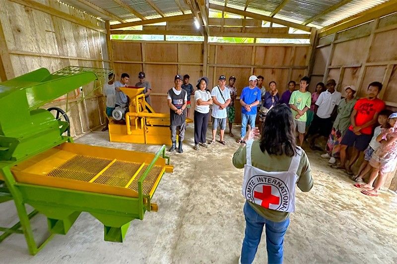 Conflict-stricken villagers in Agusan del Norte get farm machinery from ICRC