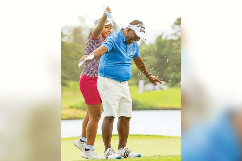 Lascuña defies age, rules TCC Invitational