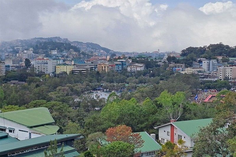 Baguio's temperature drops to 14.4°C | Philstar.com