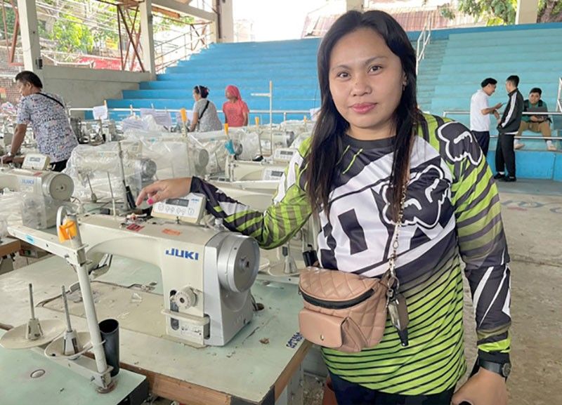 100 sewing machines gihatag sa mga nawad-an og trabaho sa Lapu-Lapu