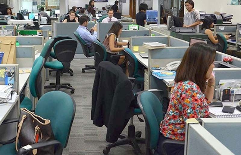 Philippine firms want workers to return to the office