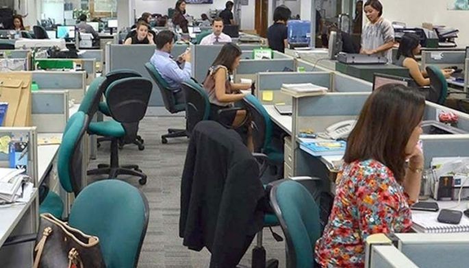Philippine firms want workers to return to the office