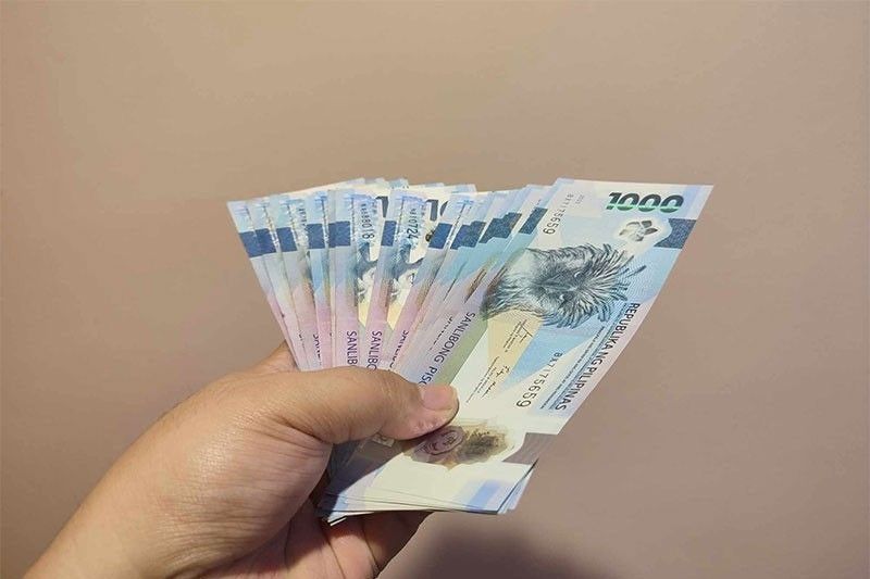 Higit P11 milyong cash aid, kaloob ng NHA sa mga biktima ng bagyong Paeng