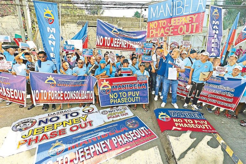 Transport execs sued over jeepney phaseout