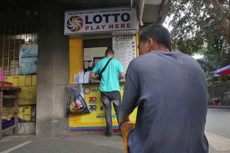 2 mananaya biglang milyonaryo sa hiwalay na lotto draw sa parehong araw