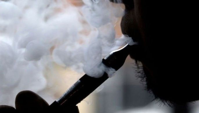 1 sa 7 binatilyong Pinoy, gumagamit ng vape &ndash; DOH