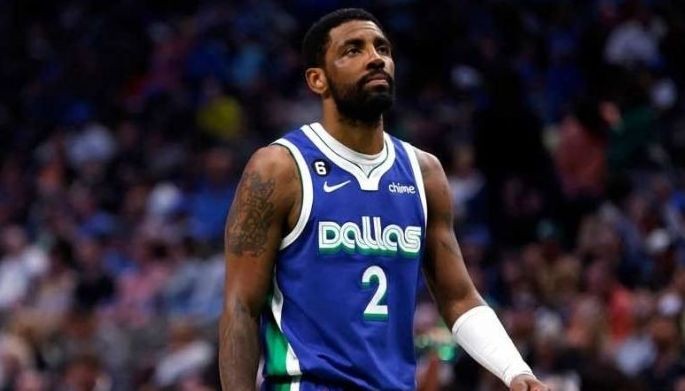 Mavs' Irving has surgery on broken hand