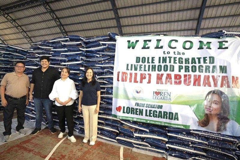 Legarda, Belmonte distribute livelihood packages