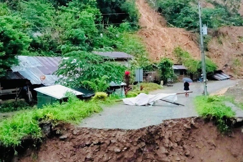Rep. Pulong, namahagi ng ayuda sa landslide at flashflood victims