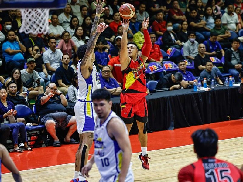 Red-hot Cruz delivers at crunch time for Beermen for 3-2 lead