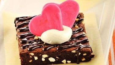 Recipe: Chocolate Heart Fudge Brownies for Valentine's