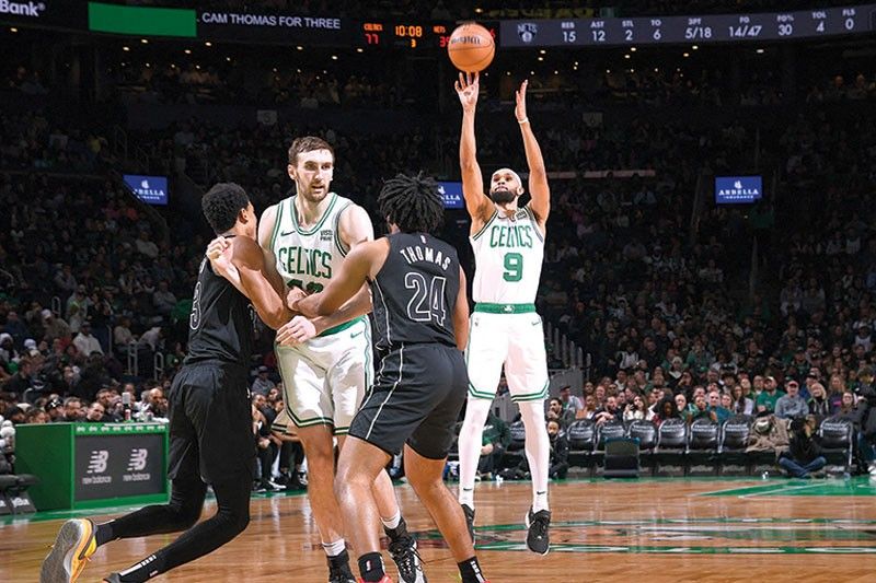 Nanginit nga Celtics milampaso sa Nets