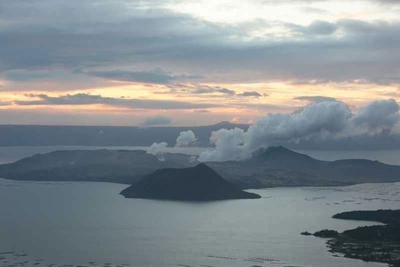 Weak plume emission noted in Taal Volcano