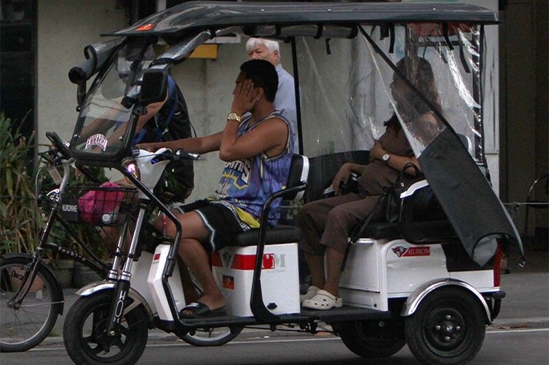 E-bikes, e-trikes, scooter at kuliglig, bawal na sa mga national road