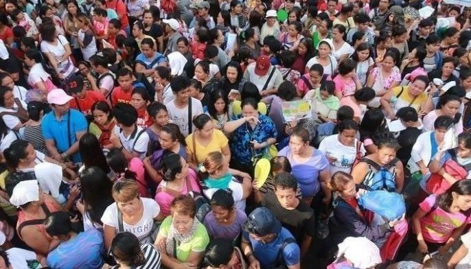 Sa isinagawang survey mula December 8-12, 2023, lumalabas na 40% ng mga Pilipino ang kumbinsidong ga&Acirc;&shy;ganda ang ekonomiya ng Pilipinas.