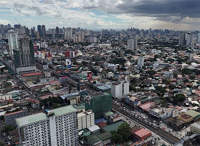 7 sa 10 Pinoy ipagtatanggol ang Pinas â�� survey