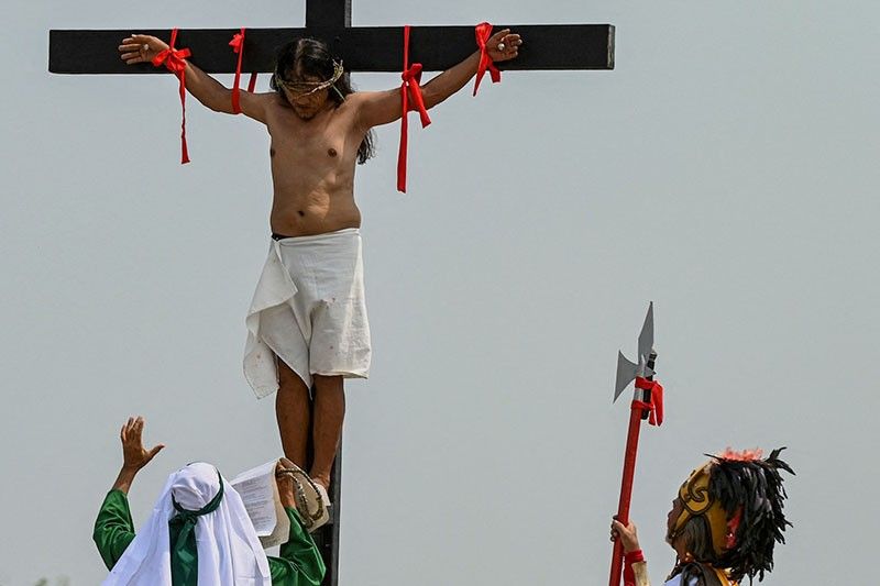 Holy Week goes beyond religious traditions, 'feel good' practices â�� Archbishop Villegas