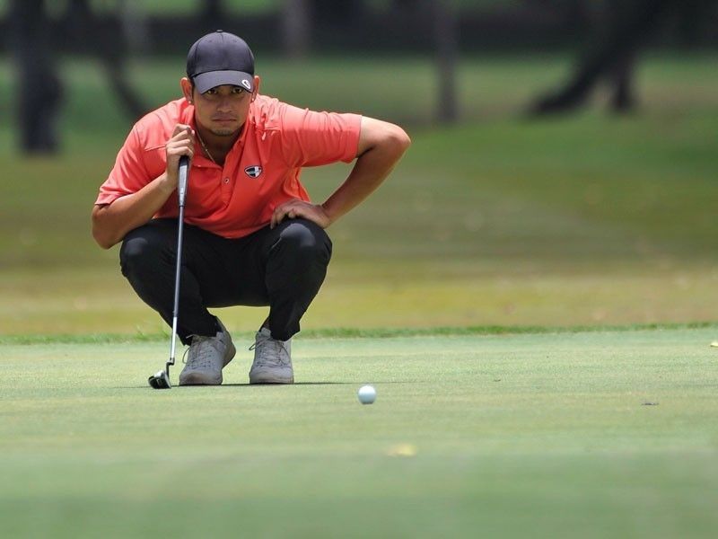 Arevalo surges ahead with gutsy 71