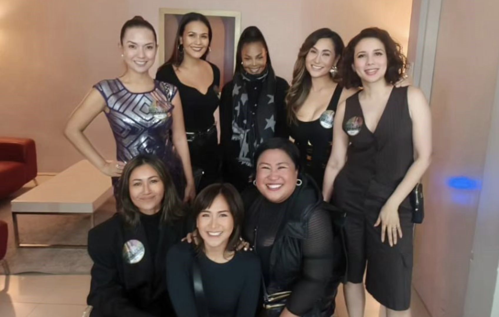 Sarah Geronimo, Iza Calzado, Karylle snap photo with Janet Jackson